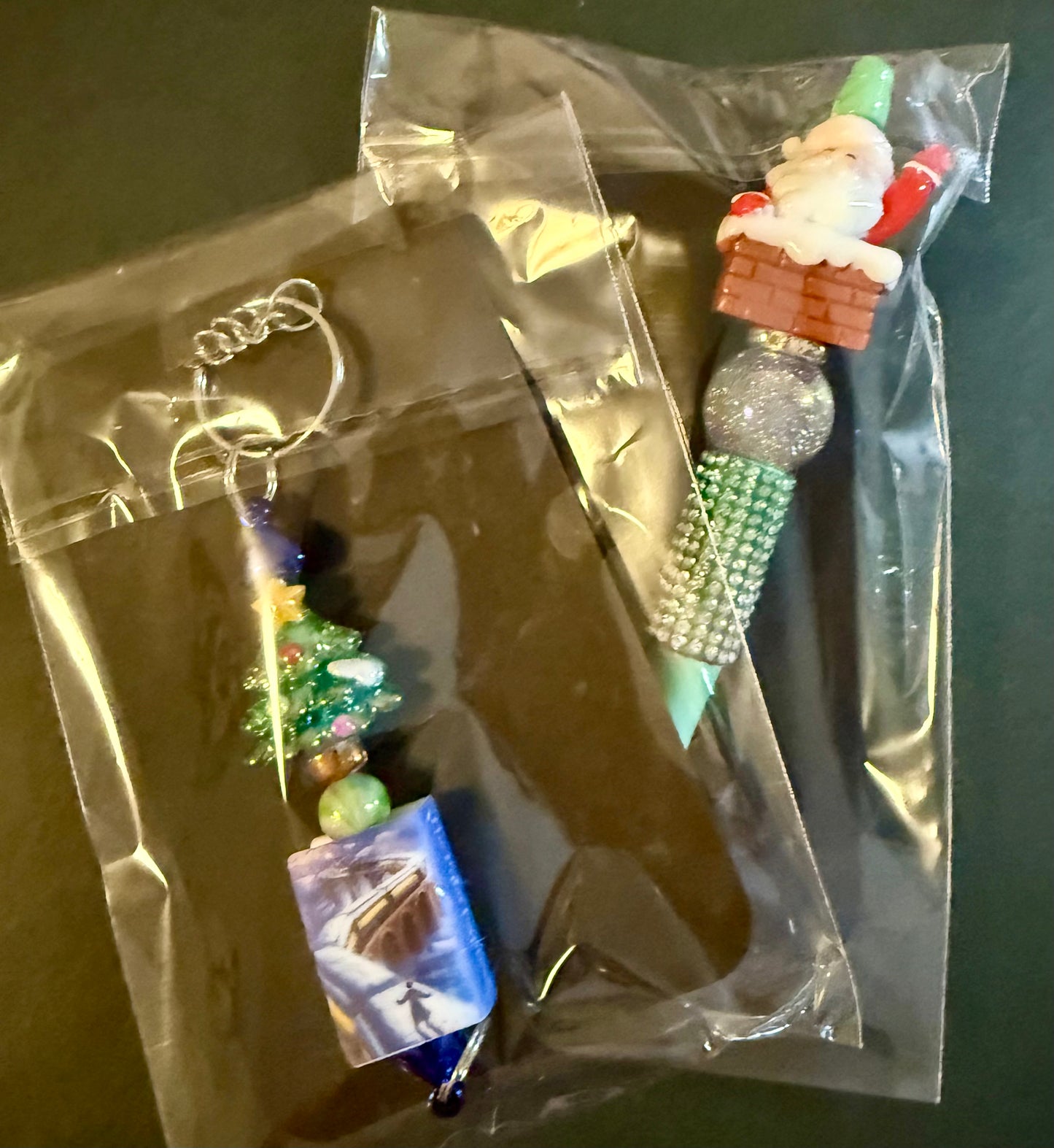 2 piece Christmas pen and keychain bundle