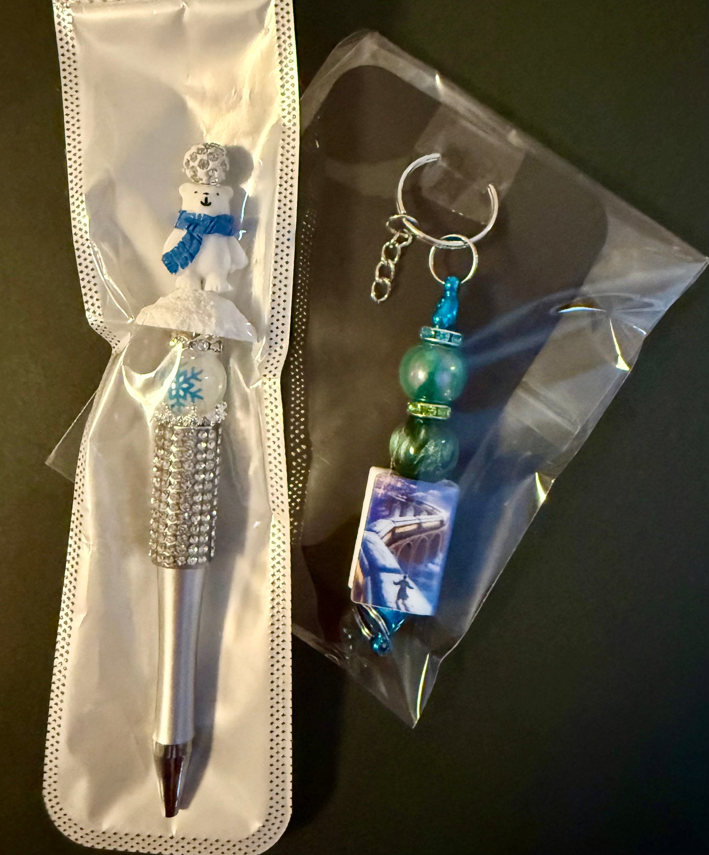 2 piece Christmas pen and keychain bundle