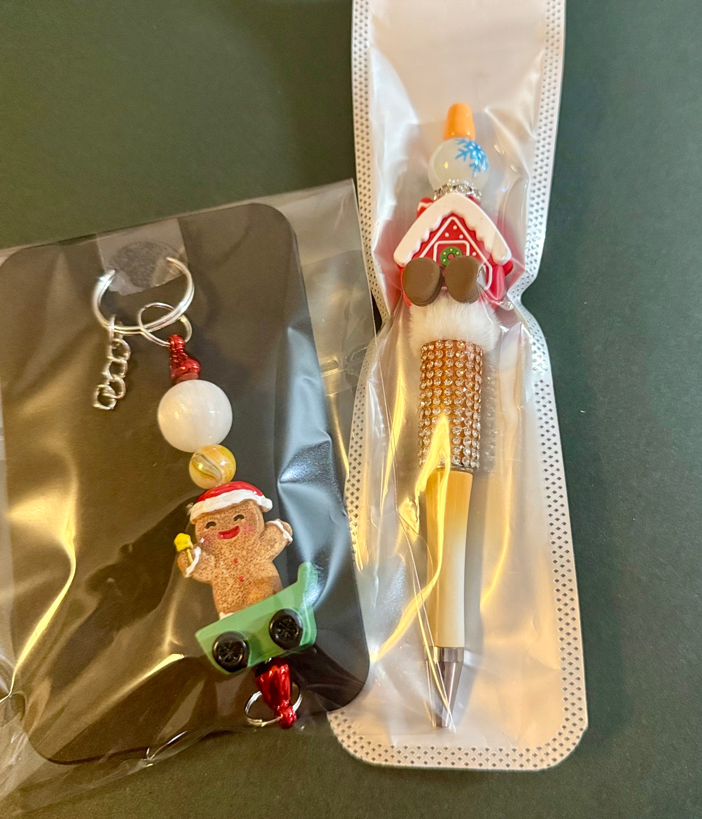 2 piece Christmas pen and keychain bundle
