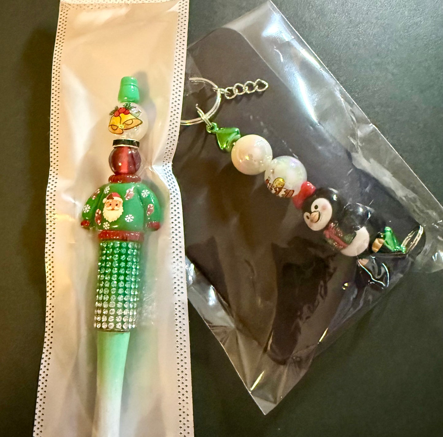 2 piece Christmas pen and keychain bundle